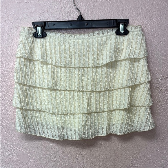 Cream Ruffled Mini Skirt - Picture 2 of 3